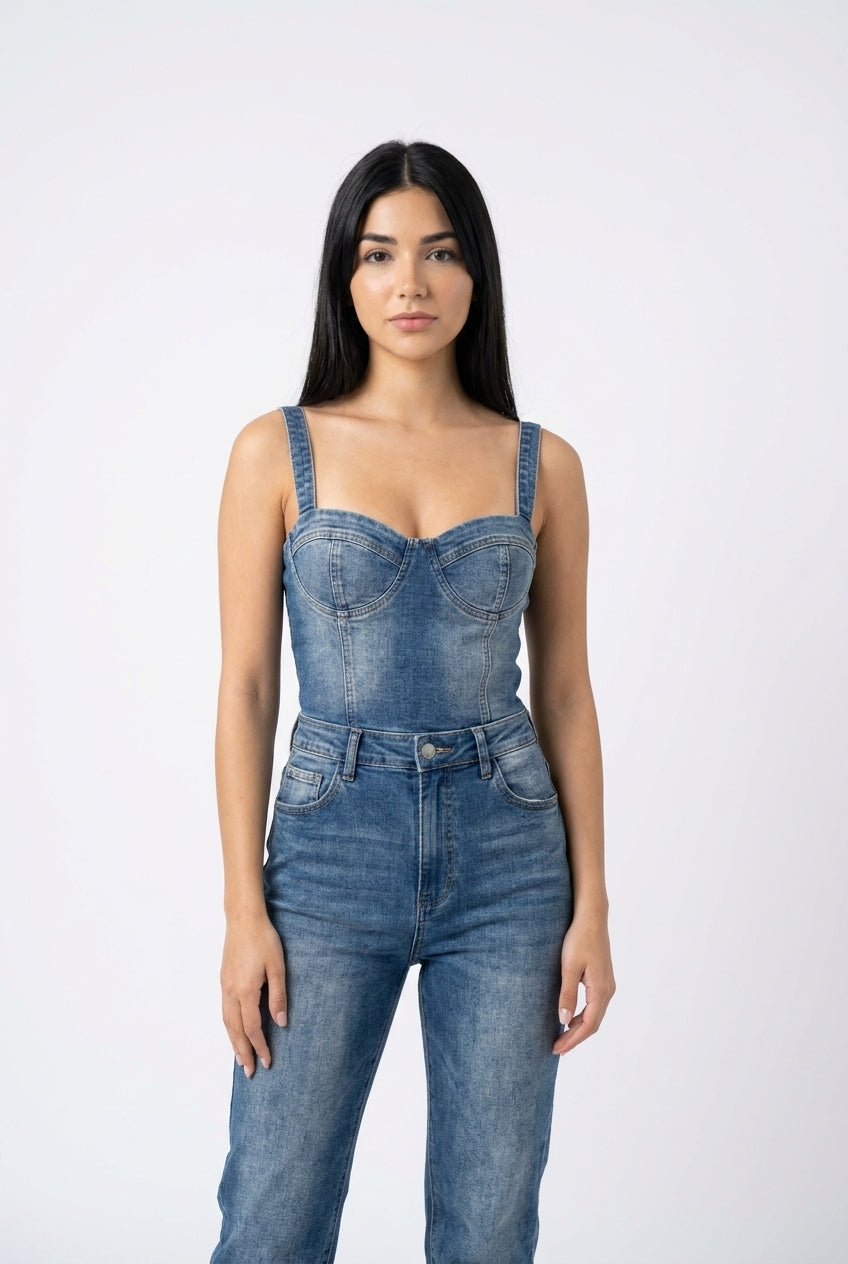 macacão jeans desbotado